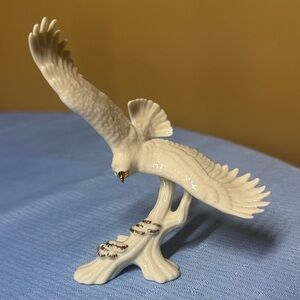 Lenox Precious Freedom American Eagle Ivory w/ Gold Trim Figurine 5.25” tall